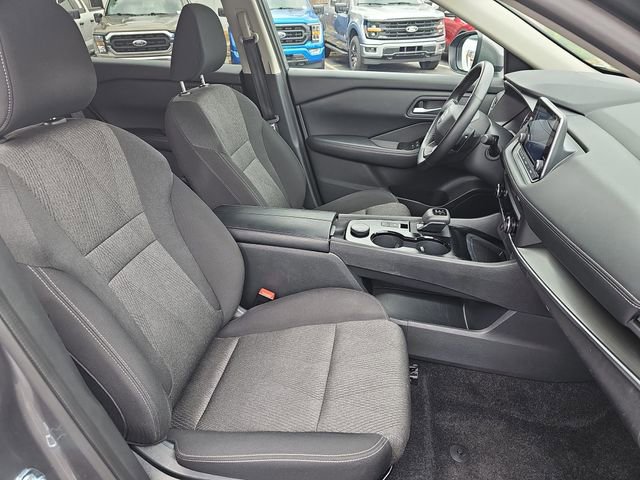 Used 2025 Nissan Rogue SV AWD/4WD image 12
