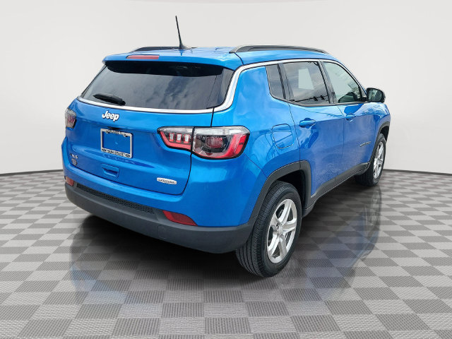 Used 2024 Jeep Compass Latitude AWD/4WD image 5