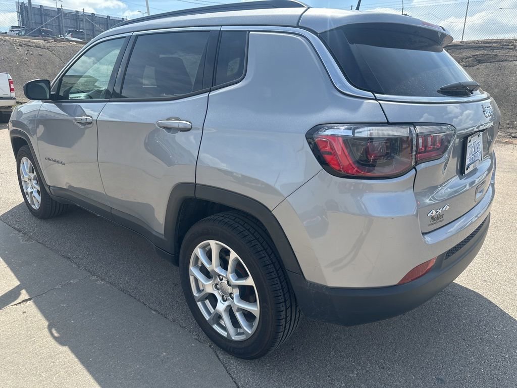 Used 2022 Jeep Compass Latitude AWD/4WD image 5