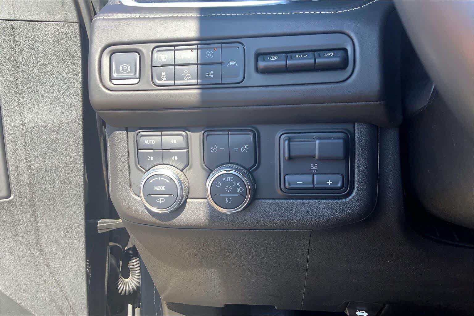 Used 2023 GMC Yukon Denali Ultimate w/ LPO, Floor Liner Package AWD/4WD image 36