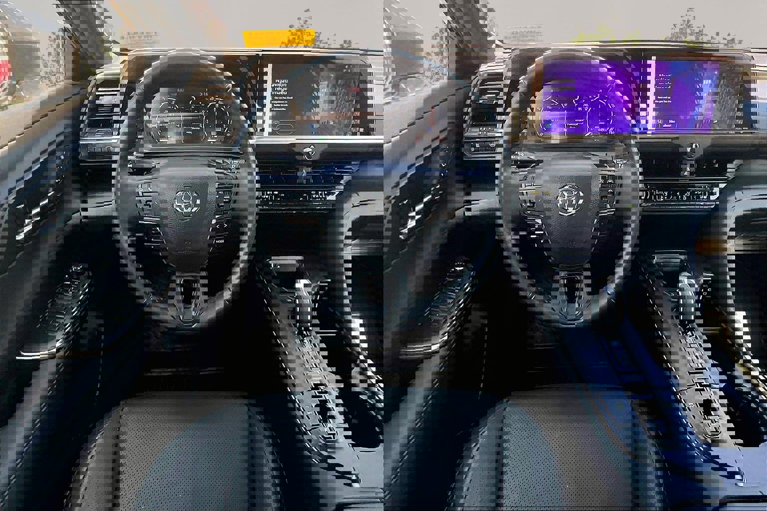 Used 2023 Toyota Crown Platinum image 7