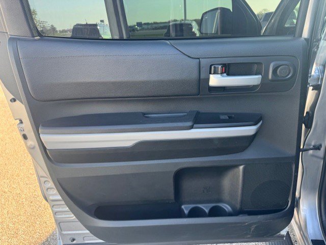 Used 2018 Toyota Tundra SR5 w/ SR5 Upgrade Package AWD/4WD image 25