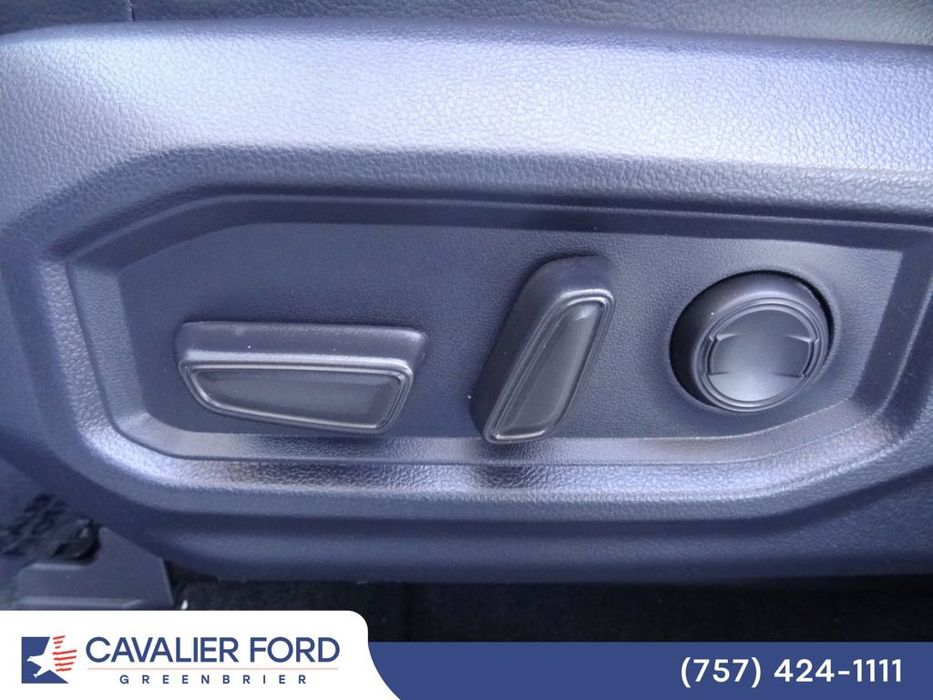 Used 2025 Toyota Tundra SR5 w/ SR5 Premium Package AWD/4WD image 7