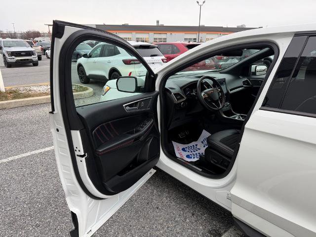 Certified 2022 Ford Edge ST-Line image 10