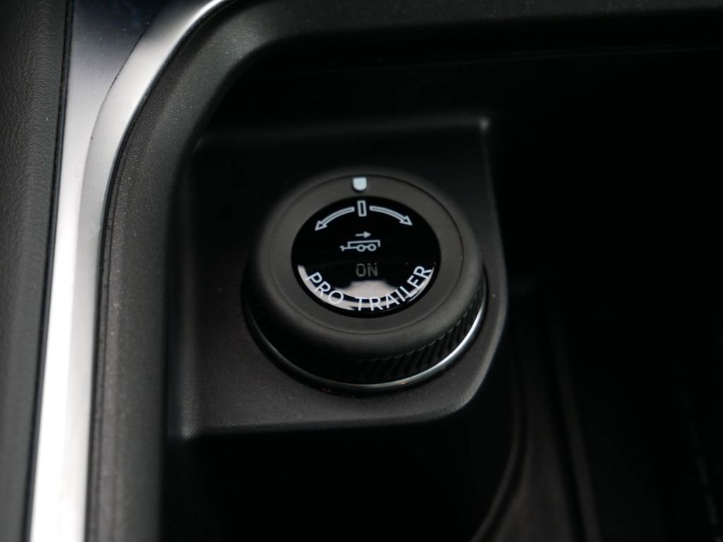 Certified 2025 Ford Expedition Active AWD/4WD image 24