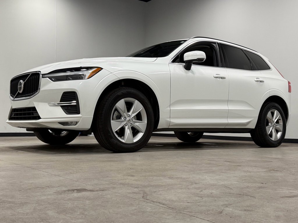 Used 2022 Volvo XC60 B5 Momentum image 4