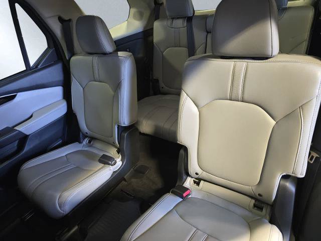 Used 2025 Honda Pilot Touring image 17