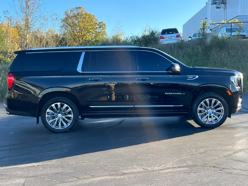 Used 2023 GMC Yukon XL Denali AWD/4WD image 48