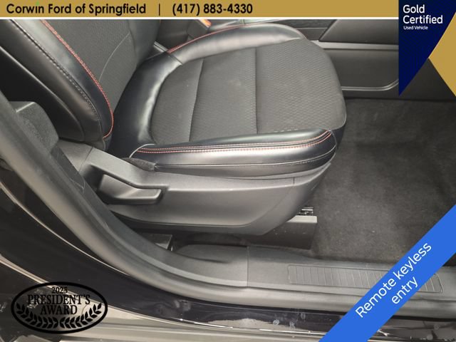 Certified 2025 Ford Escape ST-Line AWD/4WD image 11