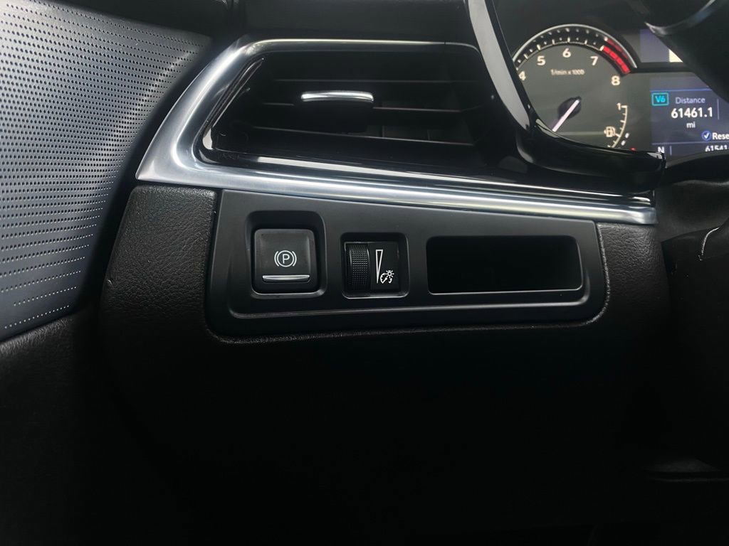 Used 2023 Cadillac XT6 Premium Luxury image 13