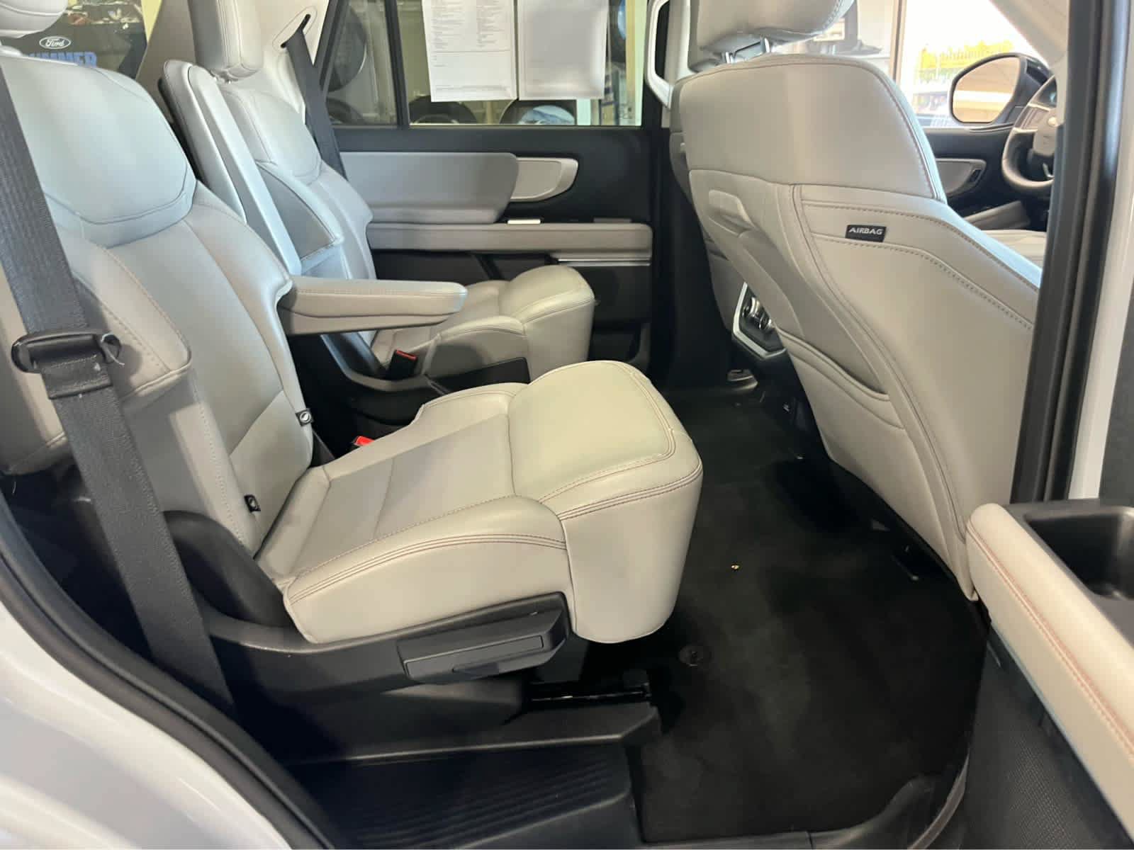 Certified 2025 Ford Expedition Active AWD/4WD image 39