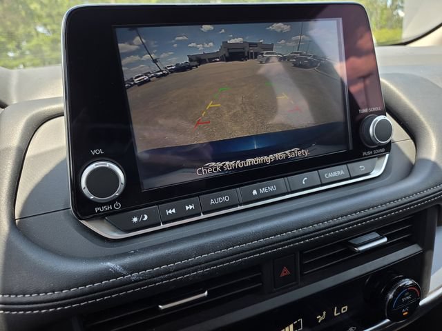 Used 2025 Nissan Rogue SV FWD image 10