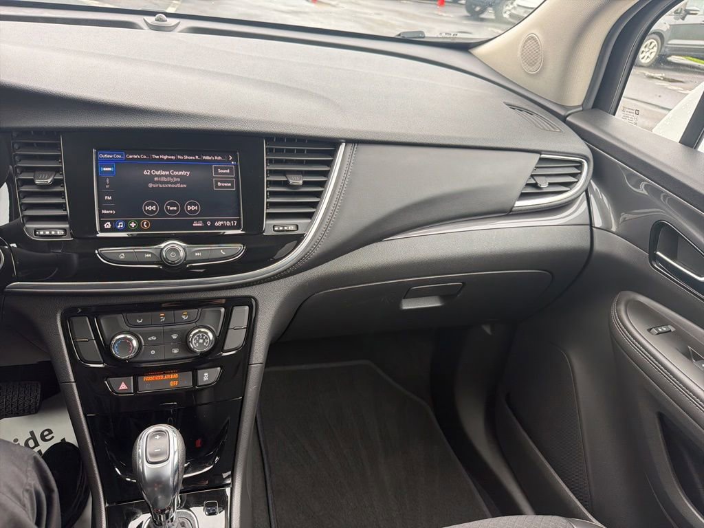 Used 2022 Buick Encore Preferred AWD/4WD image 25
