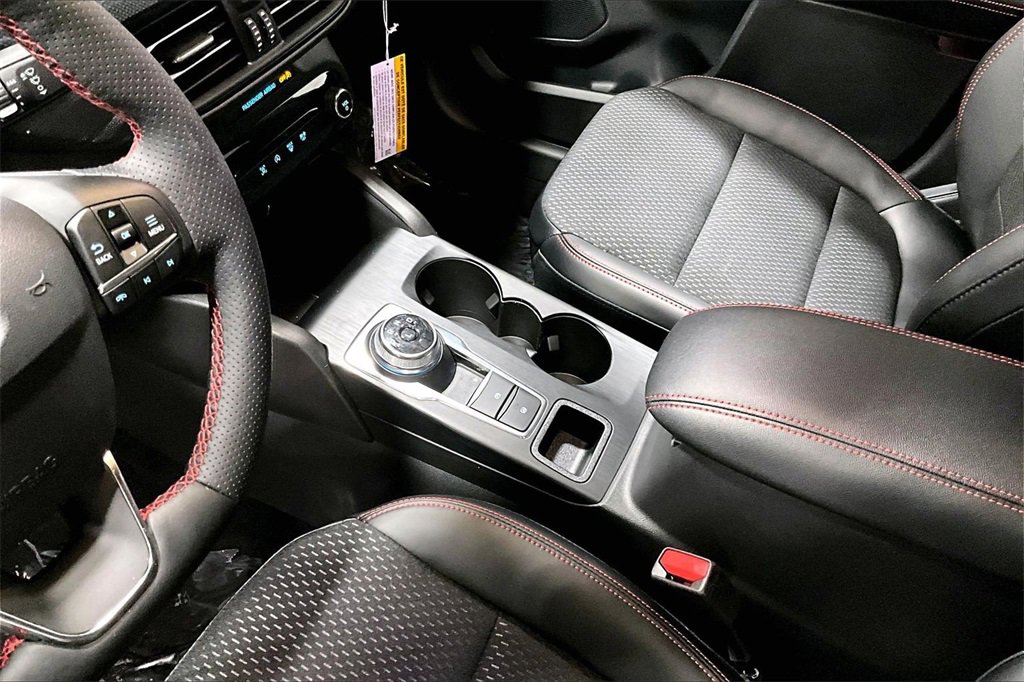 Certified 2025 Ford Escape ST-Line Select w/ Tech Pack #1 image 16