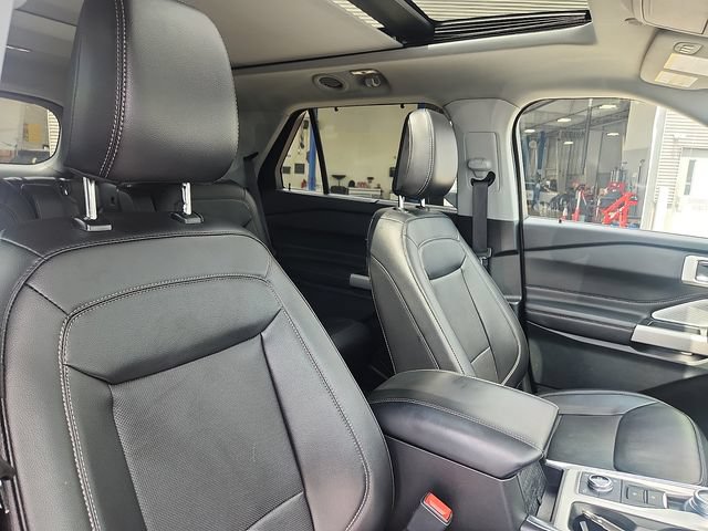 Certified 2024 Ford Explorer Limited w/ Limited Technology Package AWD/4WD image 34