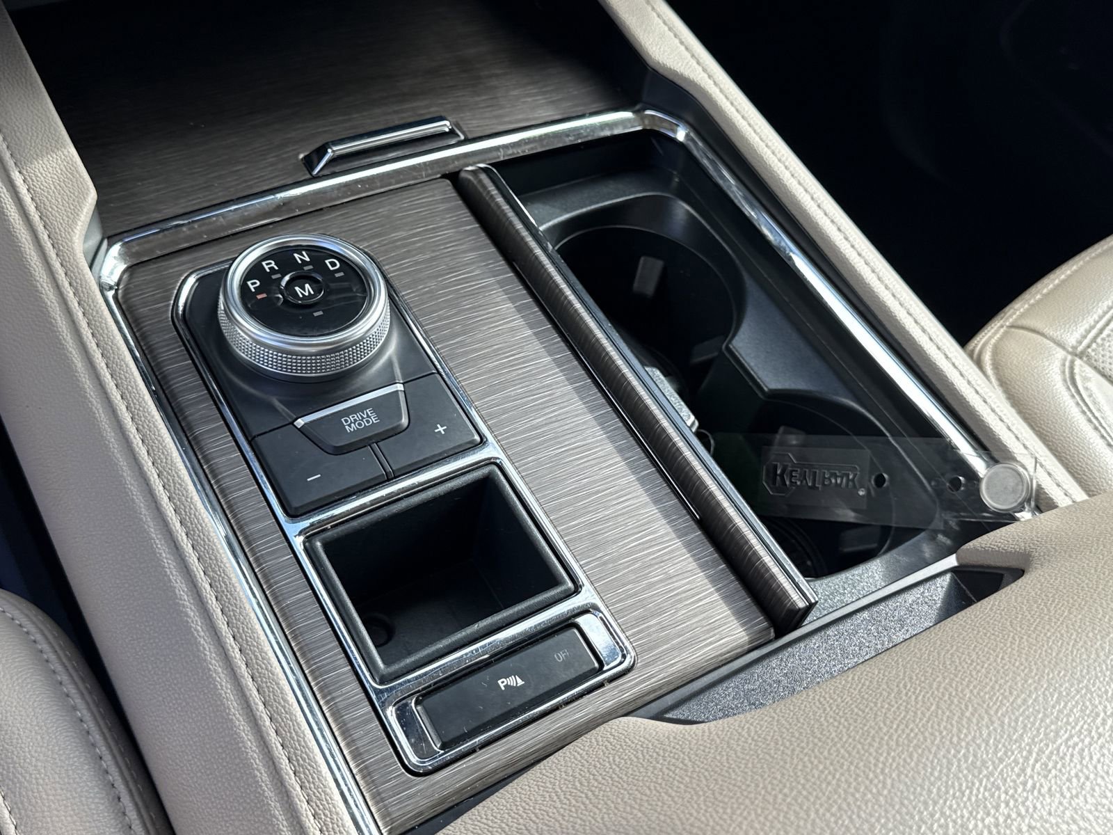 Certified 2024 Ford Expedition Limited image 26