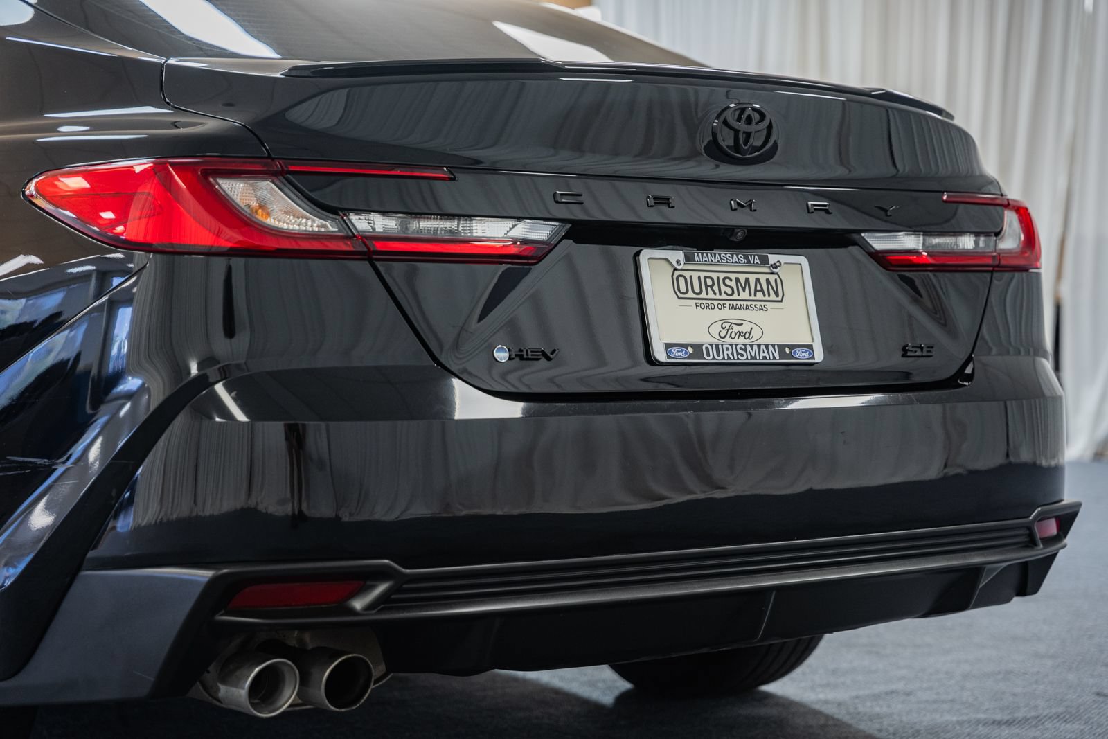 Used 2025 Toyota Camry SE FWD image 6