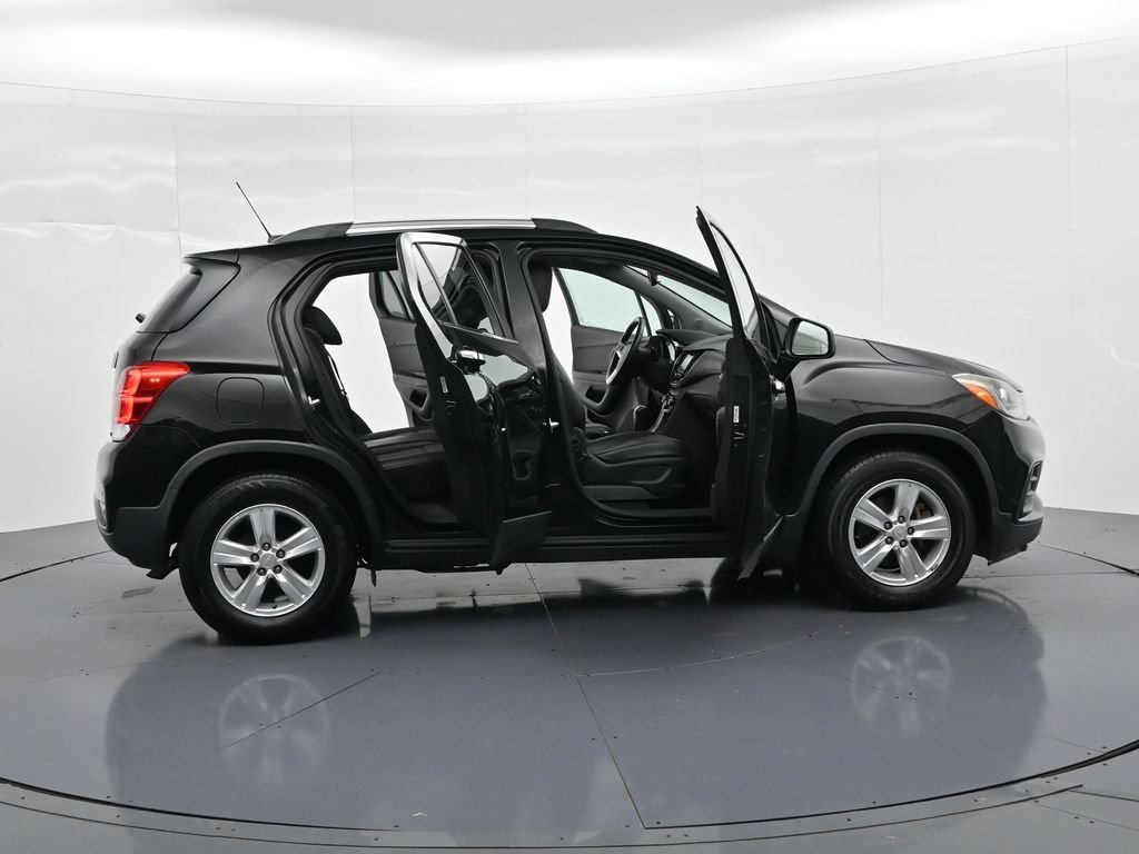 Used 2017 Chevrolet Trax LT w/ Driver Confidence Package FWD image 22