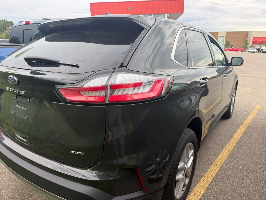 Certified 2024 Ford Edge SEL w/ Convenience Package AWD/4WD image 8