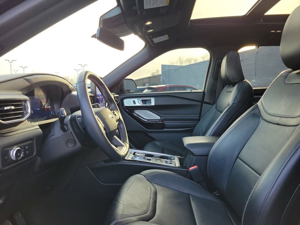 Certified 2021 Ford Explorer ST w/ Equipment Group 401A image 16