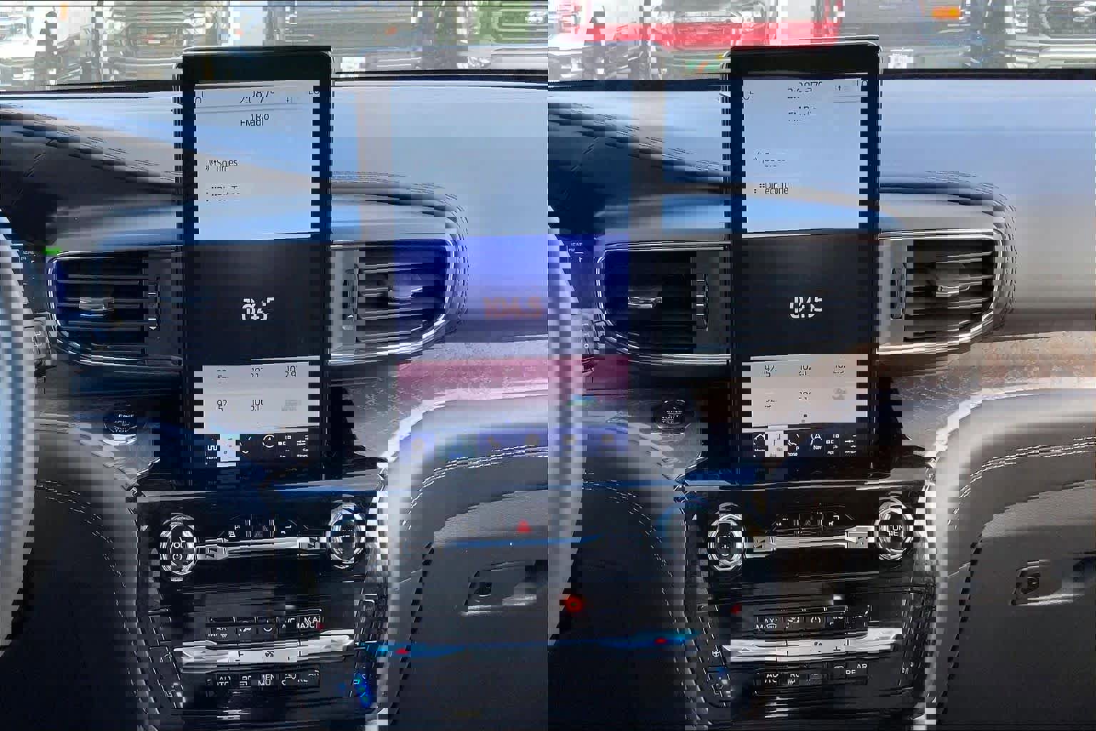 Certified 2022 Ford Explorer Platinum w/ Technology Package image 8