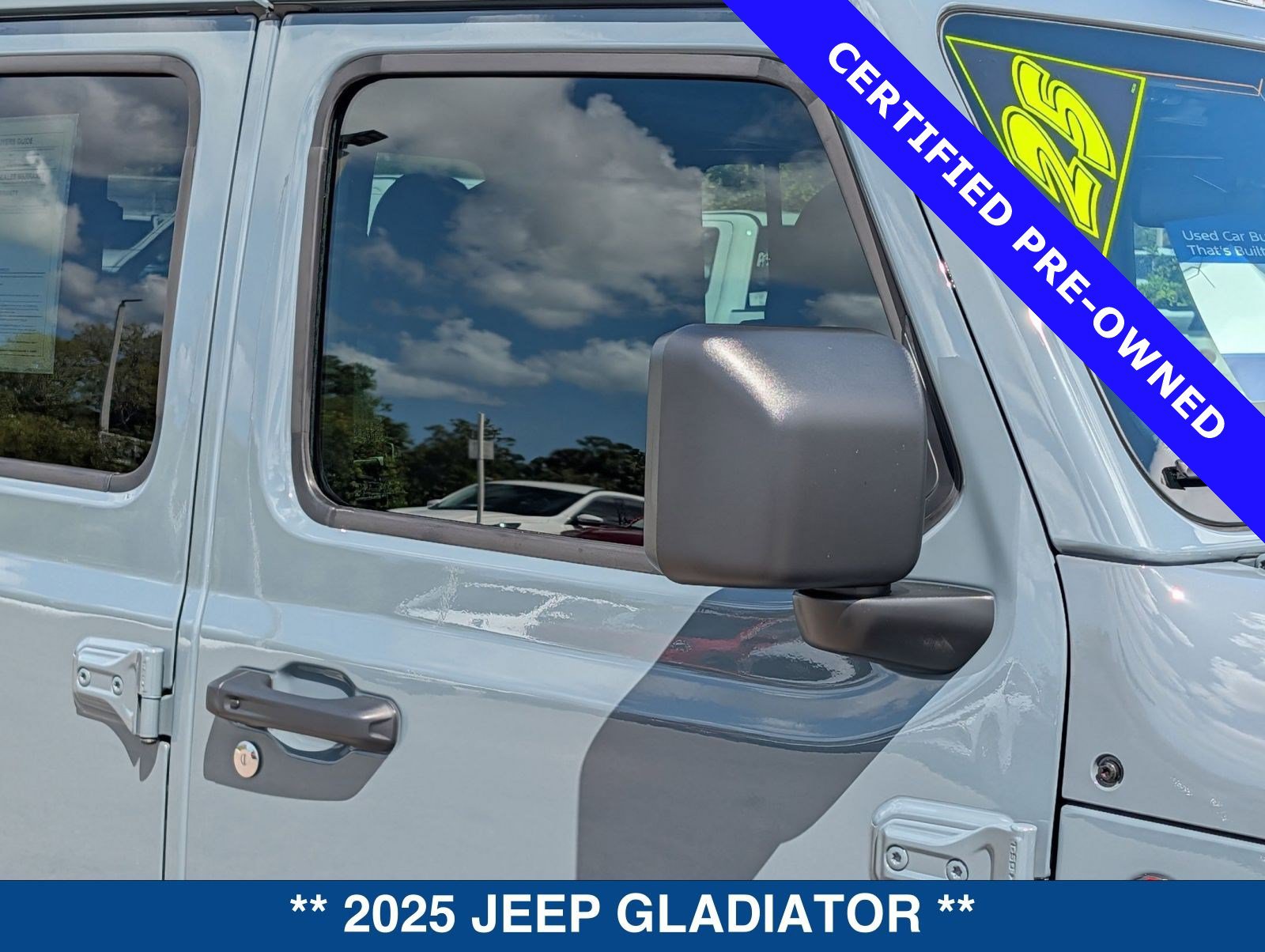 Used 2025 Jeep Gladiator Mojave w/ Safety Group AWD/4WD image 10