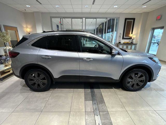 Certified 2024 Ford Escape Platinum AWD/4WD image 2