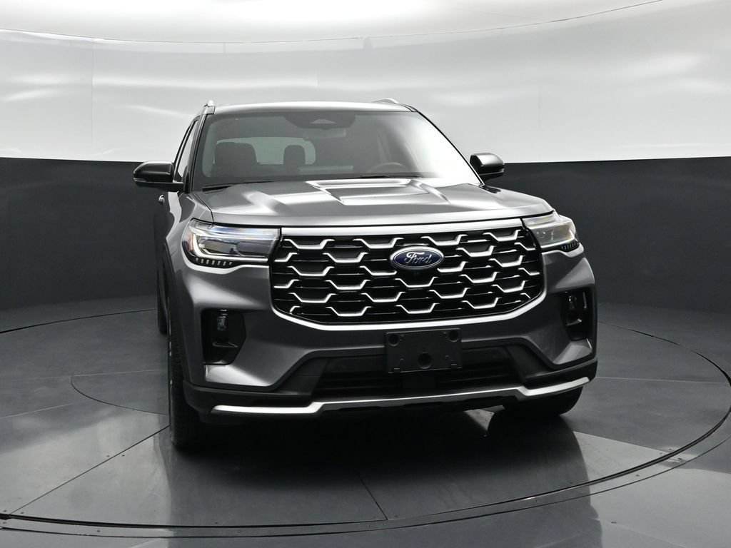 Certified 2025 Ford Explorer Platinum w/ Ultimate Package AWD/4WD image 54