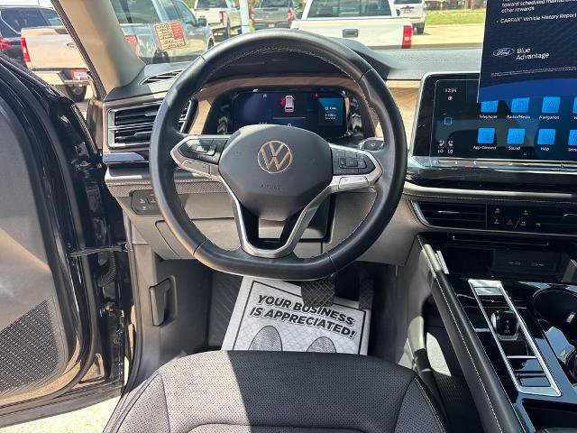 Used 2024 Volkswagen Atlas SE AWD/4WD image 14