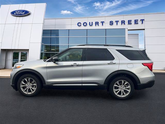 Certified 2023 Ford Explorer XLT w/ Equipment Group 202A AWD/4WD image 9