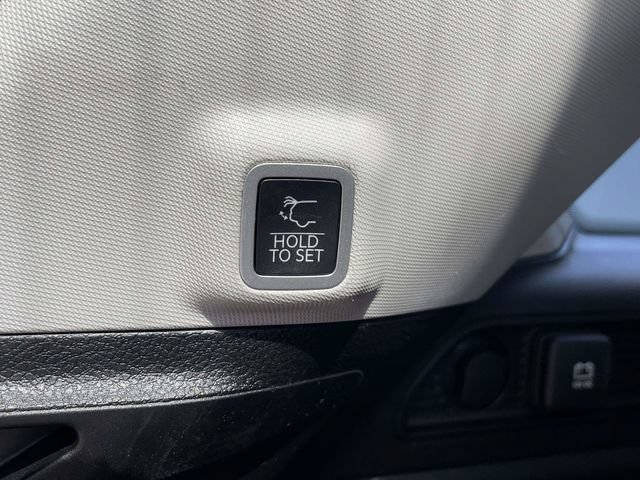 Used 2023 Jeep Grand Cherokee Limited RWD image 16