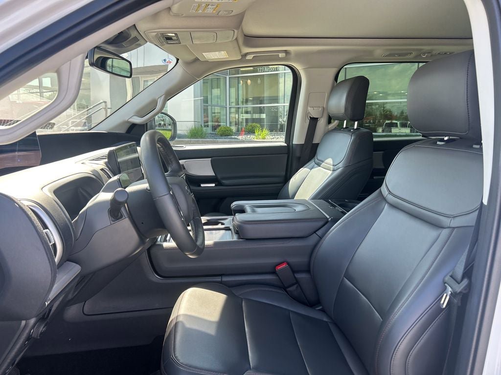 Certified 2025 Ford Expedition Active AWD/4WD image 10