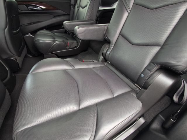 Used 2020 Cadillac Escalade 2WD image 15