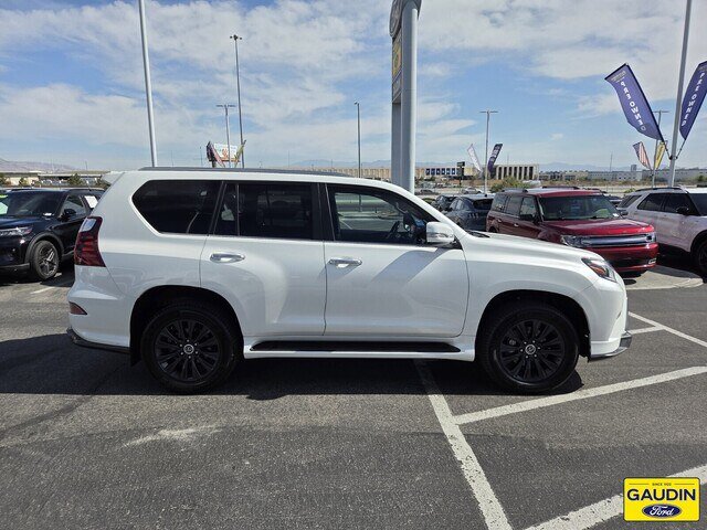 Used 2022 Lexus GX 460 Premium w/ Accessory Package AWD/4WD image 8