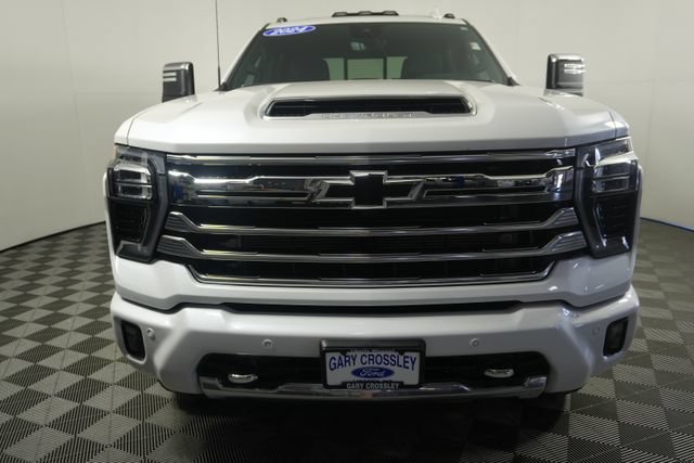 Used 2024 Chevrolet Silverado 3500 High Country w/ Technology Package AWD/4WD image 8