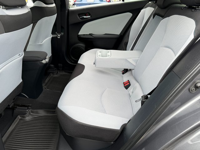 Used 2022 Toyota Prius LE FWD image 6