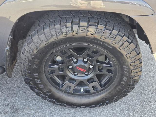 Used 2021 Toyota 4Runner SR5 Premium w/ Moonroof Package RWD image 20