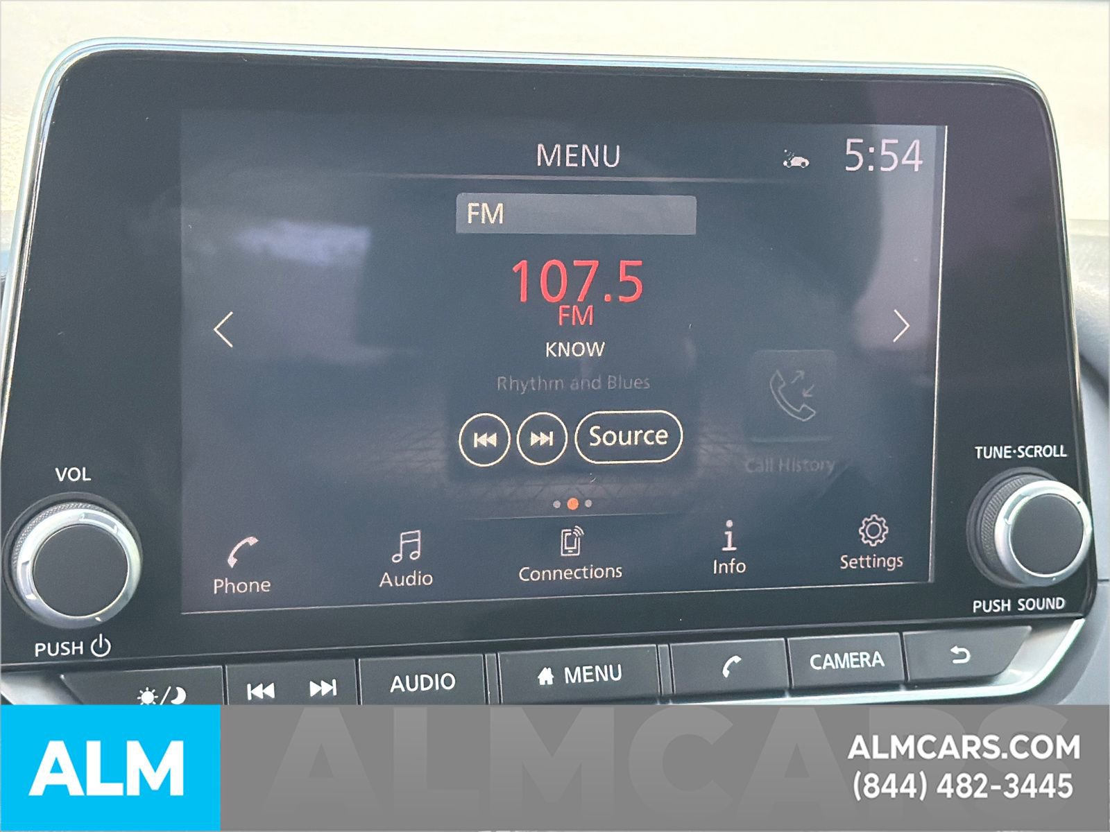 Used 2025 Nissan Rogue SV FWD image 33