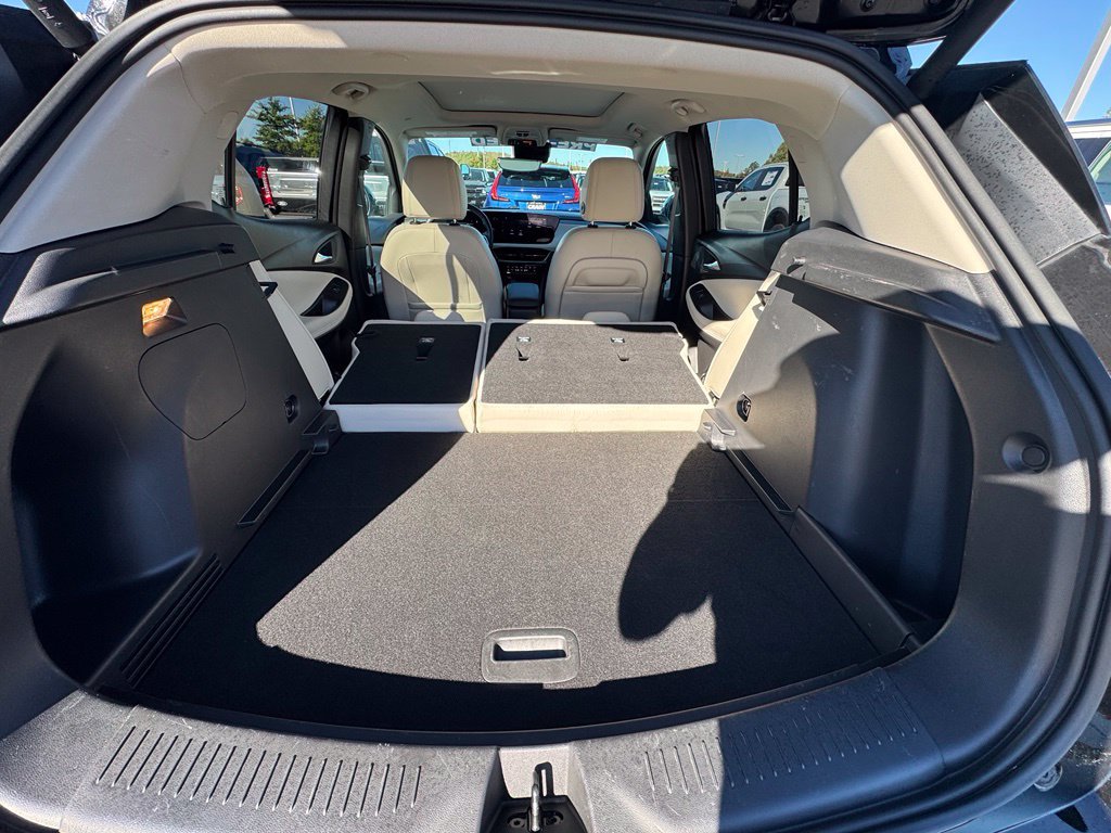 Used 2024 Buick Encore GX Avenir w/ Avenir Technology Package FWD image 30