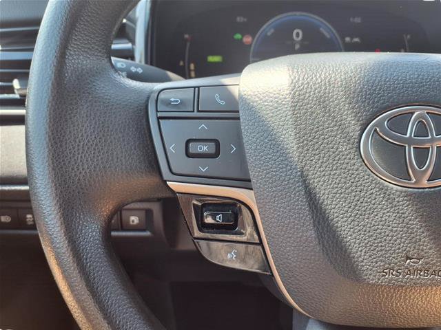 Used 2025 Toyota Camry LE FWD image 12
