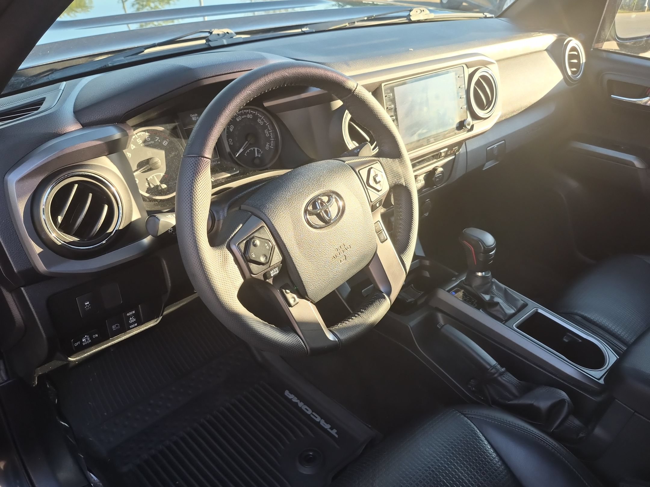 Used 2020 Toyota Tacoma TRD Off-Road w/ TRD Premium Off Road Package AWD/4WD image 17