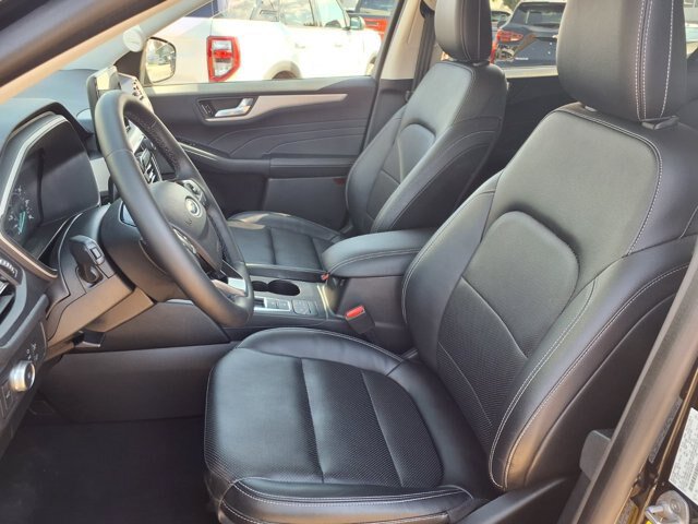 Certified 2022 Ford Escape SEL AWD/4WD image 4