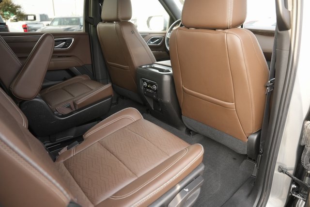 Used 2021 Chevrolet Suburban High Country w/ Max Trailering Package image 16