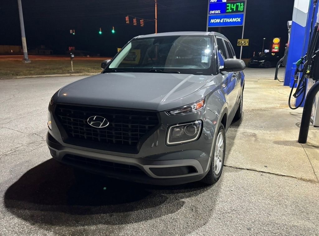 Used 2022 Hyundai Venue SE w/ Cargo Package