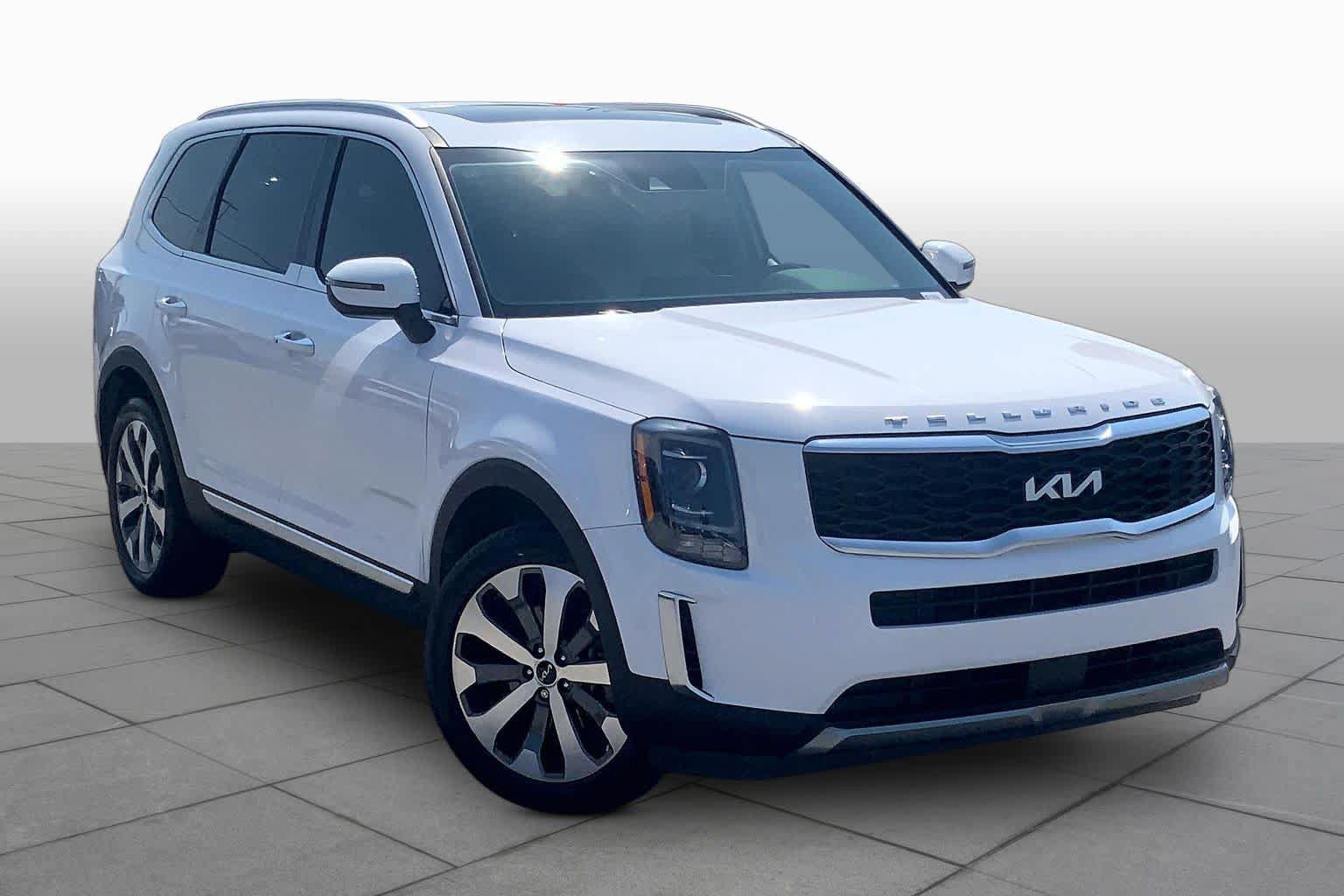 Used 2022 Kia Telluride S FWD image 3