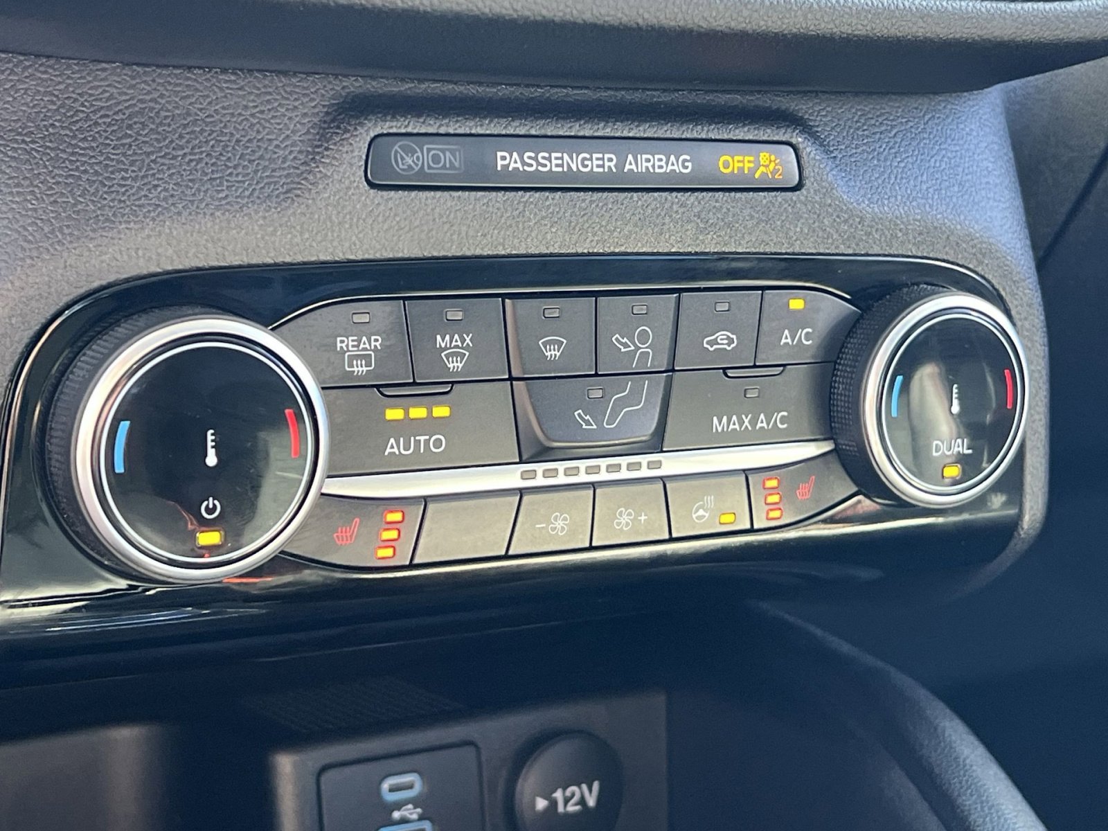 Certified 2022 Ford Escape SEL w/ SEL Stealth AWD Package image 21