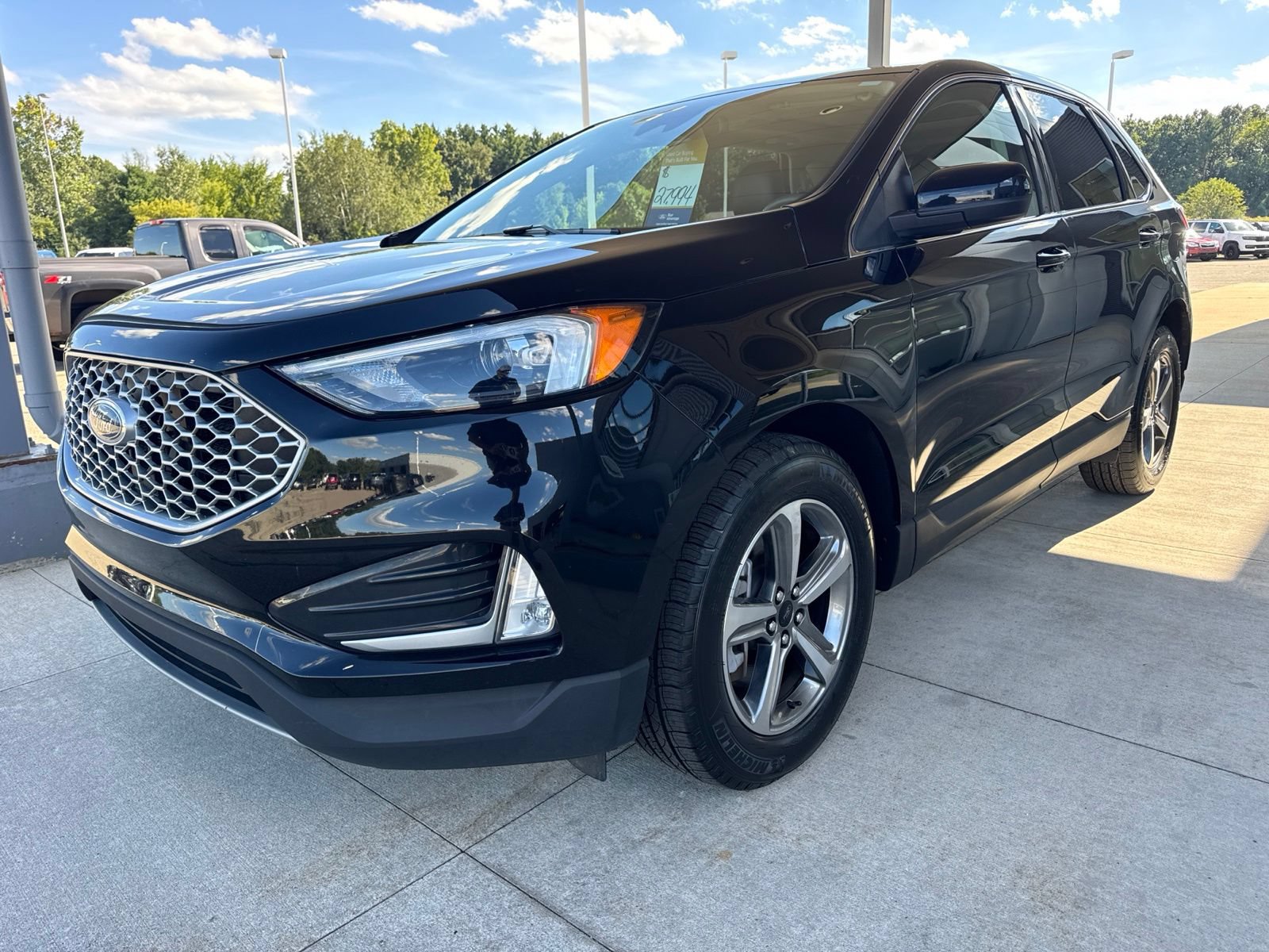 Certified 2024 Ford Edge SEL w/ Convenience Package AWD/4WD image 3