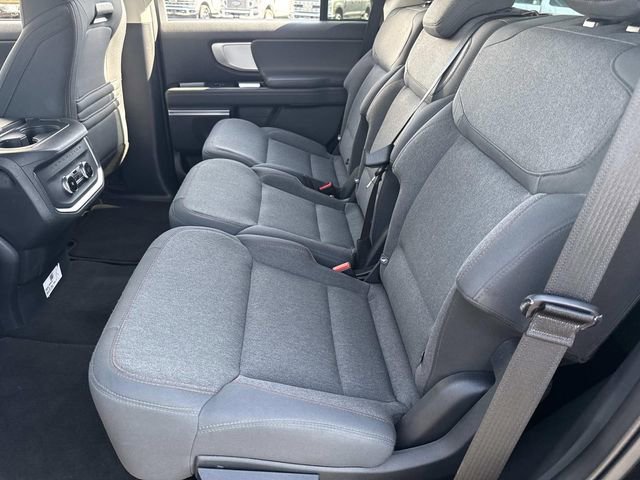 Certified 2025 Ford Expedition Active image 19