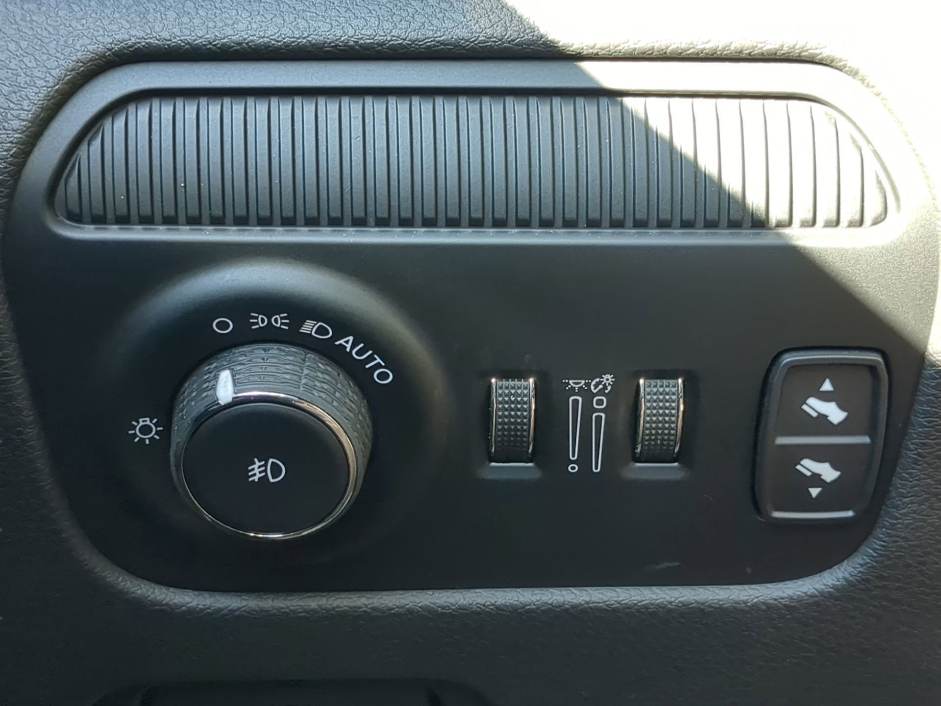 Used 2022 Jeep Grand Wagoneer Series I image 57