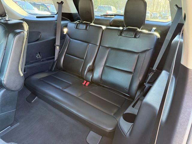 Certified 2022 Ford Explorer XLT w/ Equipment Group 202A image 7